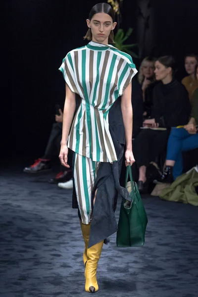 Look 33